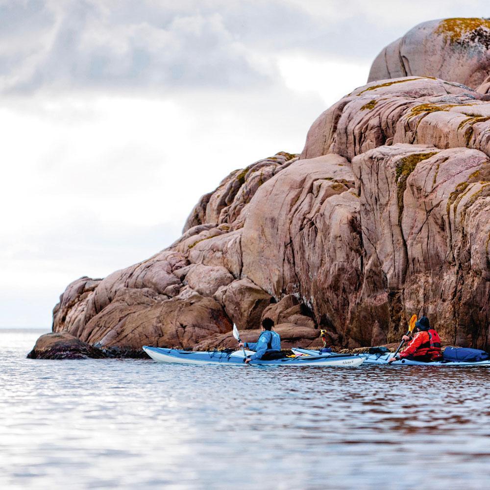 La côte en kayak : un must.