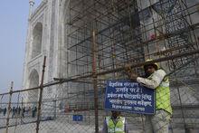 Taj Mahal en chantier, début janvier (Acra)