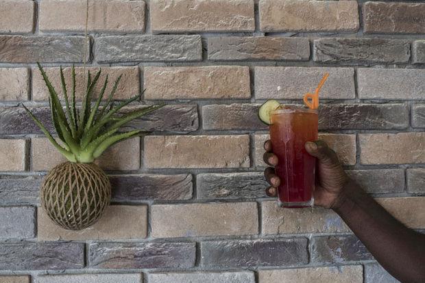 Le Chapman, cocktail à l'origine mystérieuse dont raffolent les Nigérians (+ sa recette)