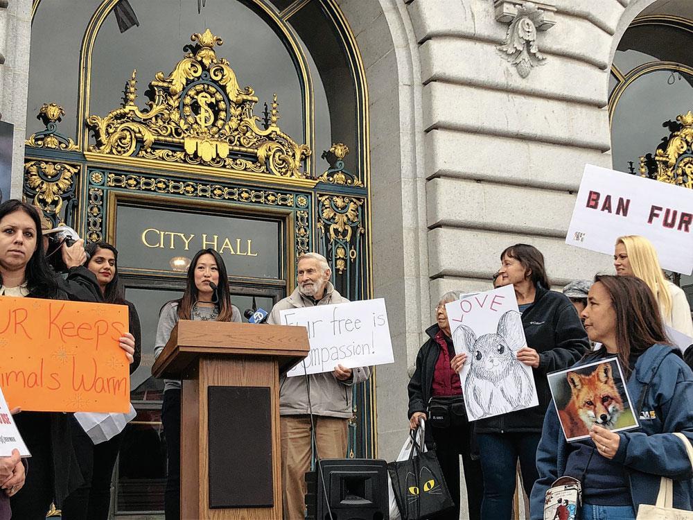 En mars dernier, San Francisco votait une loi interdisant la commercialisation et l'importation de fourrure, sous l'impulsion de la politicienne Katy Tang.