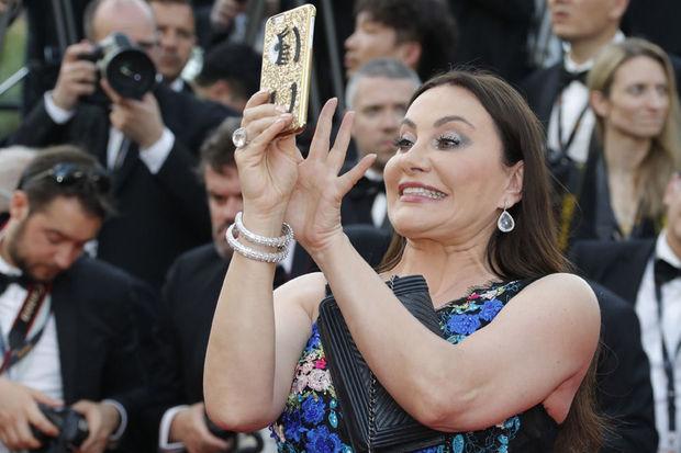 Chasser des selfies et images de stars à Cannes, hystérique et épuisant