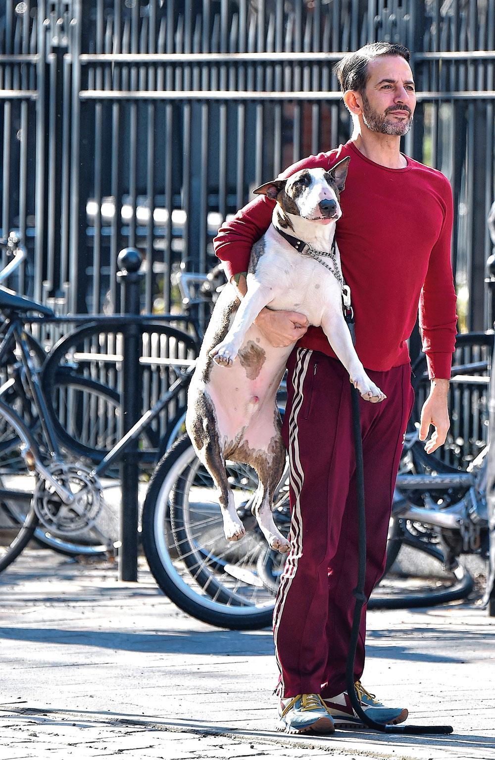 Marc Jacobs avec son bull-terrier, Neville.