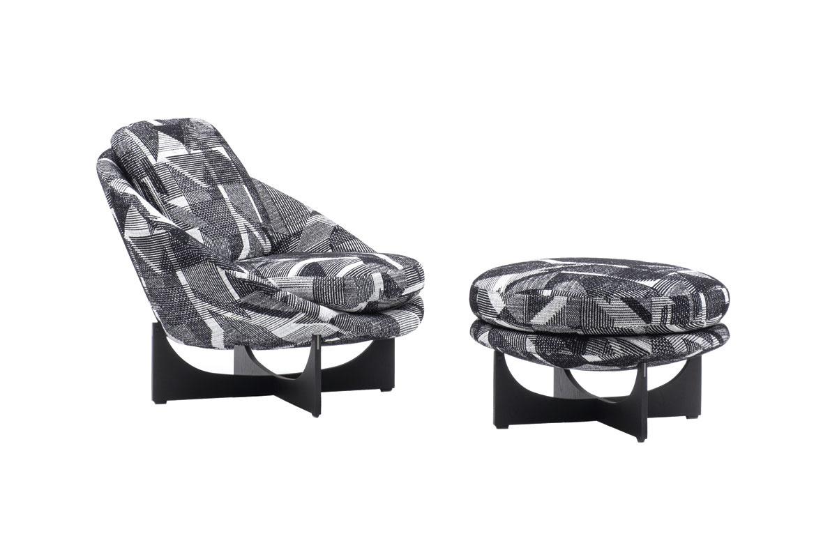 Fauteuil Lido inspiré des années 50 et repose-pieds assorti de GamFratesi, Minotti, prix sur demande, minotti.it.
