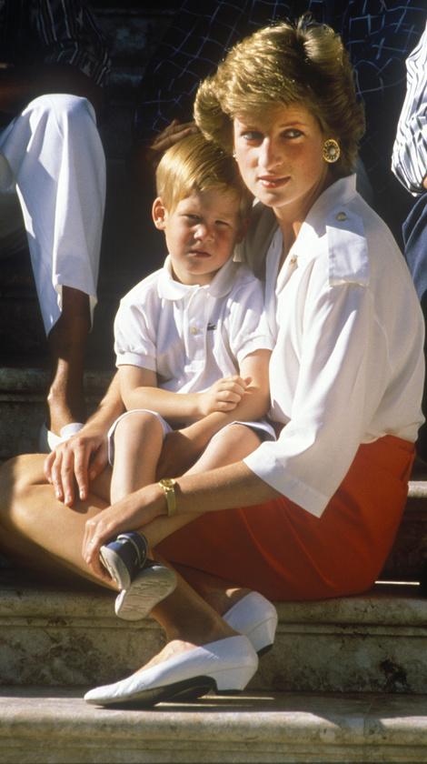 Le prince Harry ey Lady Diana en 1988