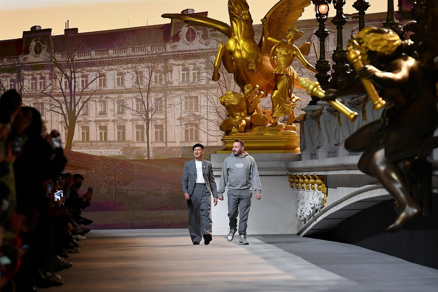 Kim Jones sur la reconstitution du Pont Alexandre III, pour Dior Homme janvier 2022