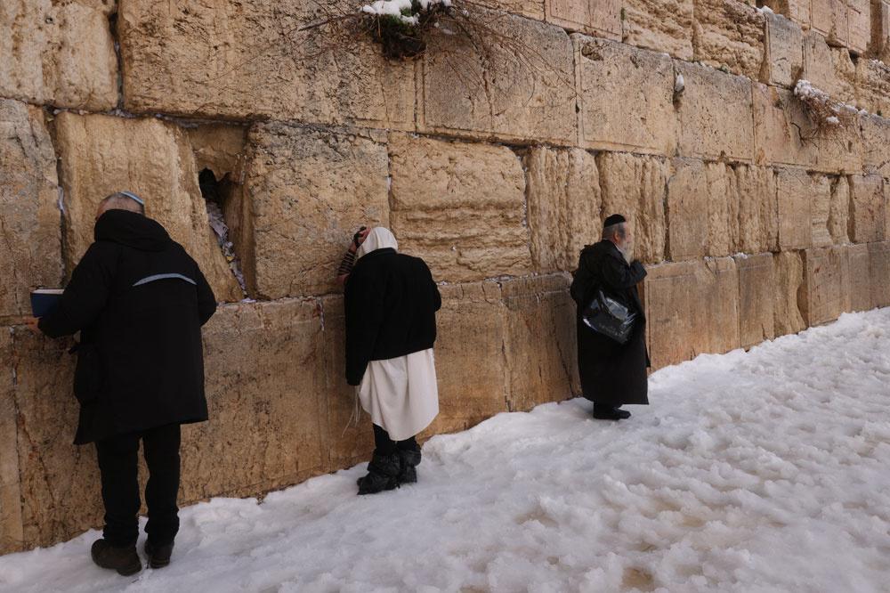 Rare épisode de neige sur Jérusalem (en images)