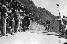 Sans les écrivains, l'histoire du Tour de France se résumerait à une énumération fastidieuse de palmarès.