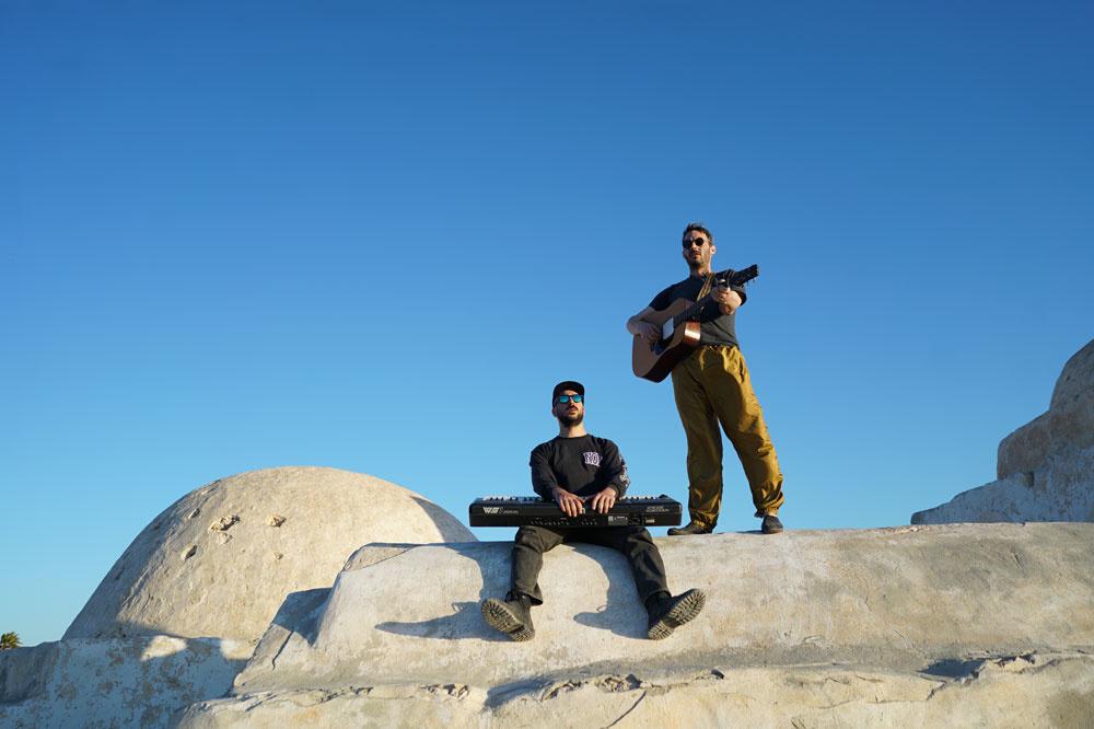 Gewezen The Hickey Underworld-frontman Younes Faltakh en Das Popper Niek Meul vormen Arabnormal.