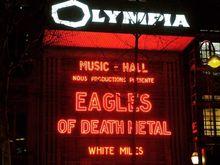 Bij Eagles of Death Metal in Parijs: 'Ik laat terroristen mijn plezier niet langer afpakken'