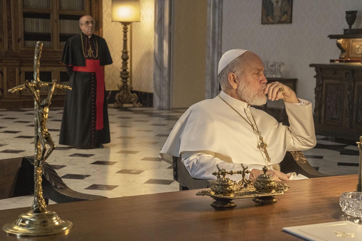 John Malkovich als paus Johannes Paulus III: 'Ik heb nooit op tv-werk neergekeken.'