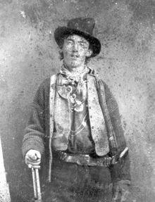 De tot voor kort enig bekende foto van Billy the Kid, gemaakt in 1881 net voor zijn dood.