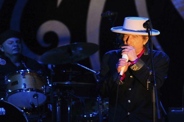 Bob Dylan brengt in mei nieuw album 'Fallen Angels' uit