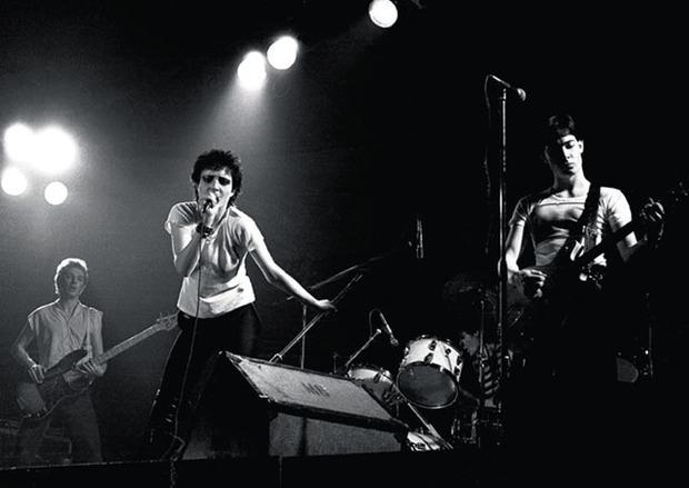 Siouxsie and the Banshees in Music Machine, Londen, november '77, in het boek We Can Be Heroes. 