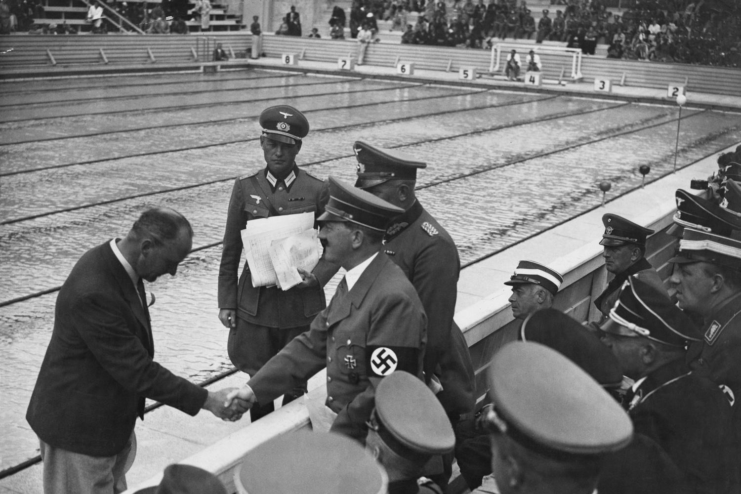 Hitler à la piscine (Jeux olympiques de 1936)