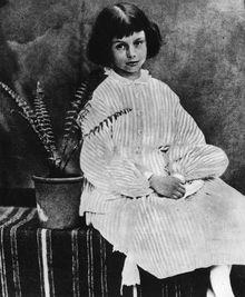 Alice Liddell (1852-1934), sur laquelle sont basées les aventures d'Alice au pays des merveilles.