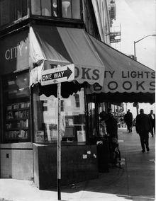 Le City Lights Bookstore à San Francisco.