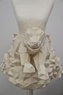 She Wolf, une robe-origami de l'artiste Anja Milena