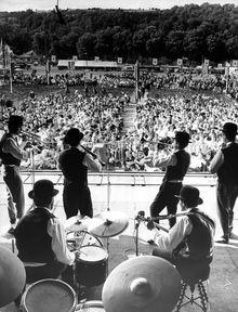 Le Comblain-la-Tour Jazz Festival créé par l'Américain Joe Napoli et organisé pour la première fois en 1959. Le festival s'est arrêté en 1966 pour reprendre en 2009. Sur la photo, The Jespap-New-Orleans.
