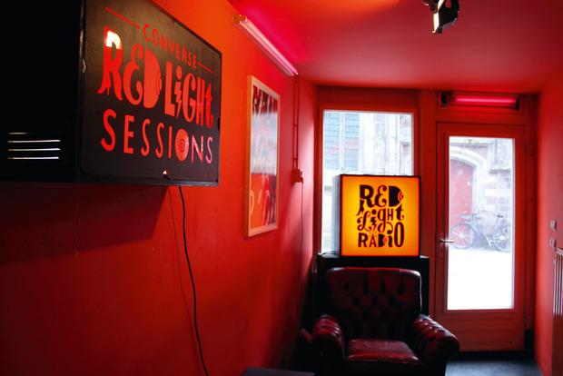 À Amsterdam, au coeur du quartier chaud, Red Light Radio émet en ligne depuis maintenant sept ans.