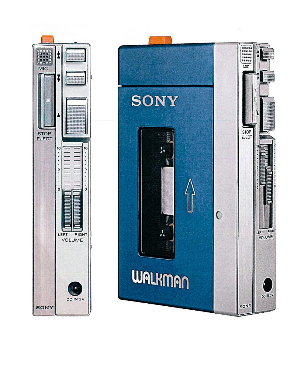 1979 - Lancement du walkman Sony: l'écoute de la musique s'individualise et se nomadise.