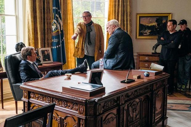 Adam McKay dirigeant George W Bush (Sam Rockwell) et Dick Cheney (Christian Bale)