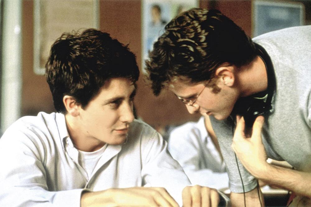 Acteur depuis l'enfance, Jake Gyllenhaal (ici face à Richard Kelly, sur le tournage du film) est en 2001, à 20 ans à peine, la grande révélation de Donnie Darko.
