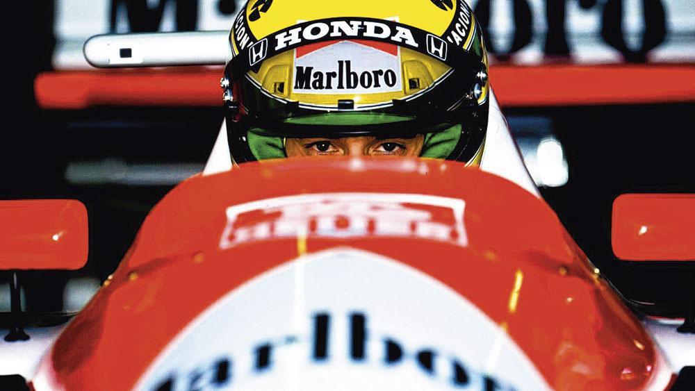 Senna, d'Asif Kapadia, 2010. Avant Amy Winehouse ou Diego Maradona, le cinéaste britannnique Asif Kapadia s'attelait au destin du pilote brésilien Ayrton Senna, triple champion du monde de Formule 1, envisagé depuis ses premières courses de kart à sa disparition tragique à Imola en 1994. Plus qu'un énième documentaire automobile, un film traquant, au départ d'un brillant montage d'archives, la vérité de Senna, sa quête de perfection notamment, sur arrière-plan de la rivalité qui l'avait opposé à Alain Prost.