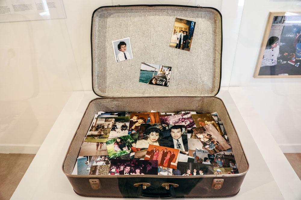 En images: le parcours familial et biographique d'Amy Winehouse au musée