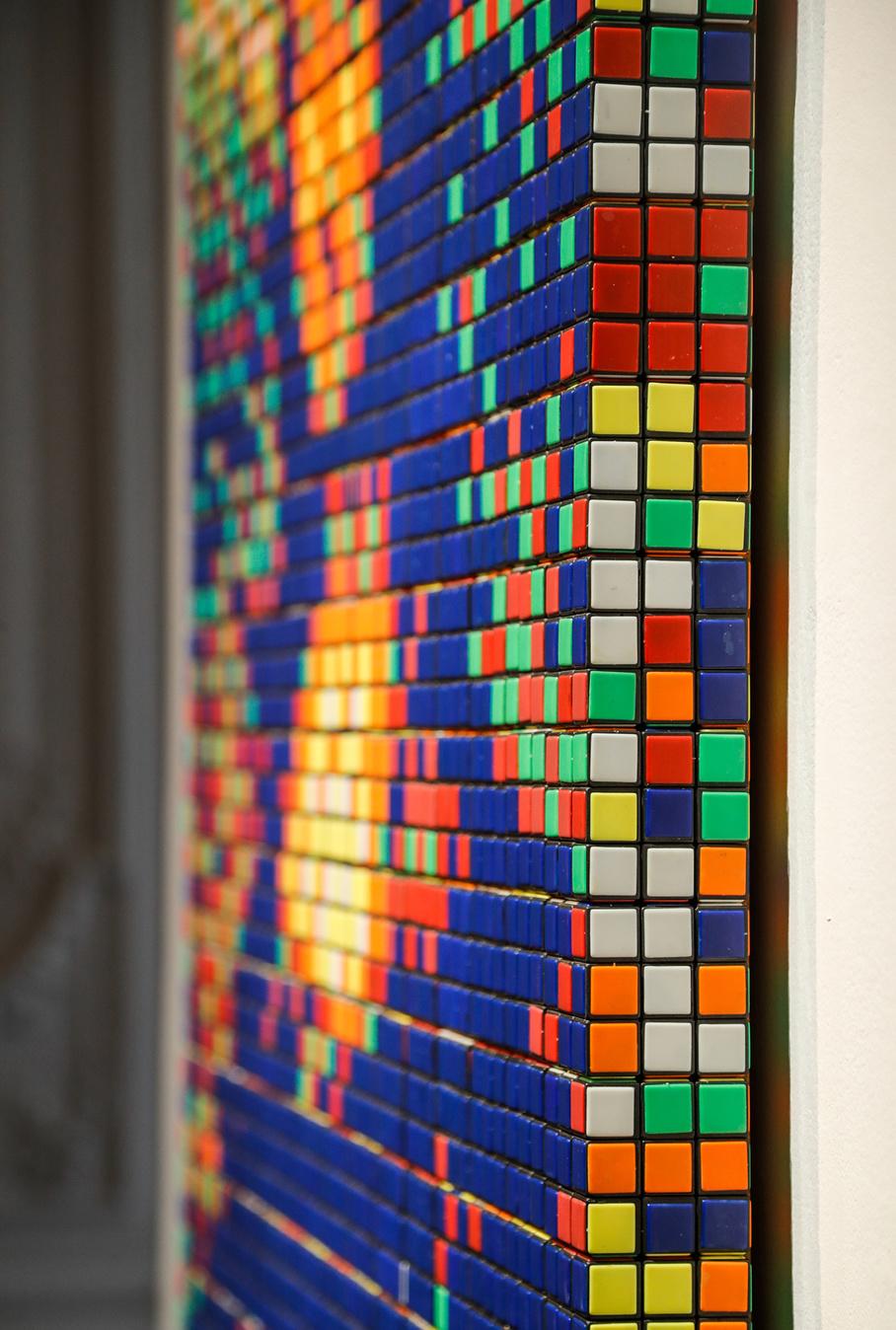 330 Rubik's Cubes ont été nécessaires pour la réalisation de cette Mona Lisa de l'artiste Invader.