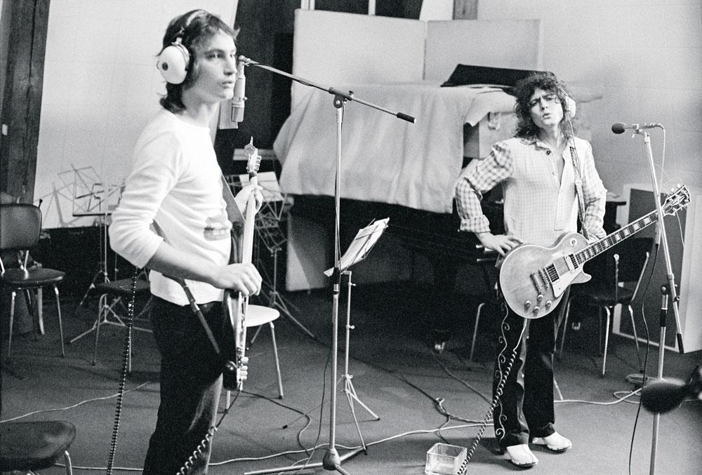 Steve Currie (à gauche) et Marc Bolan du groupe T.Rex