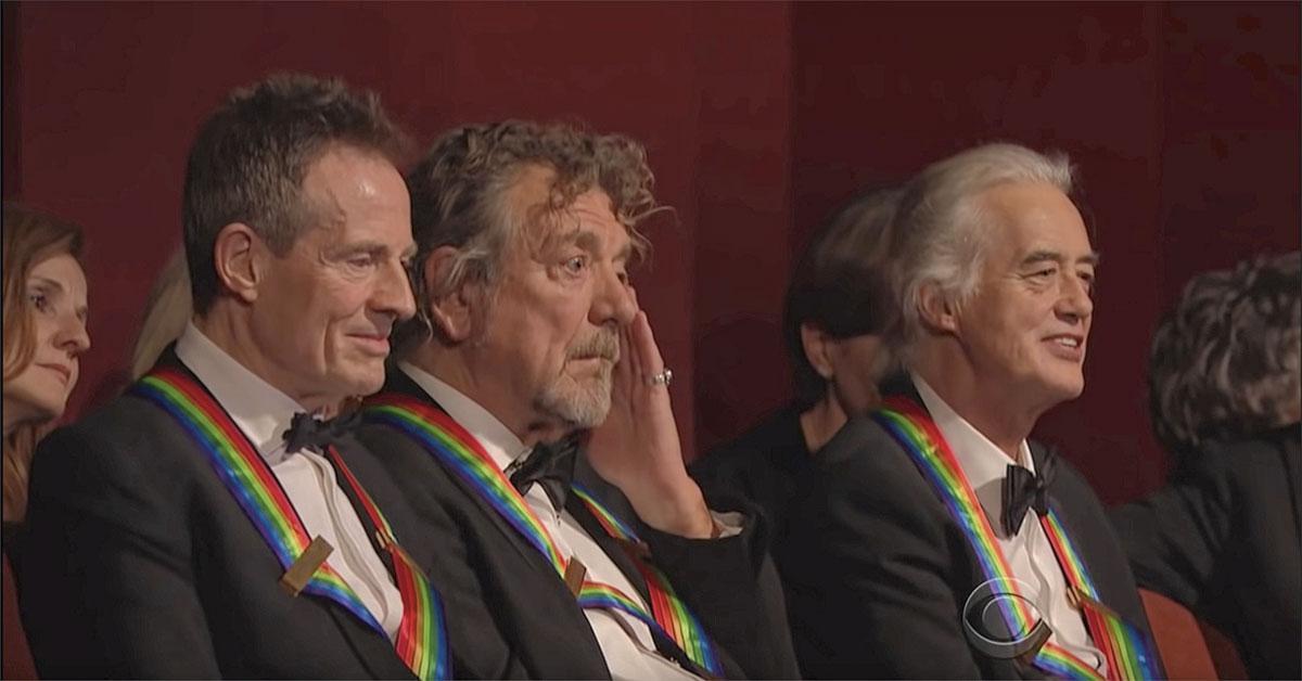 Robert Plant et Jimmy Page, en 2012, à Washington, lors de la cérémonie honorant Led Zeppelin. Une soirée émouvante, relayée par YouTube.