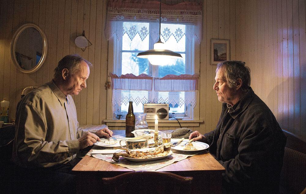 Des retrouvailles entre voisins (Stellan Skarsgård et Bjørn Floberg) qui font ressurgir de douloureux souvenirs.