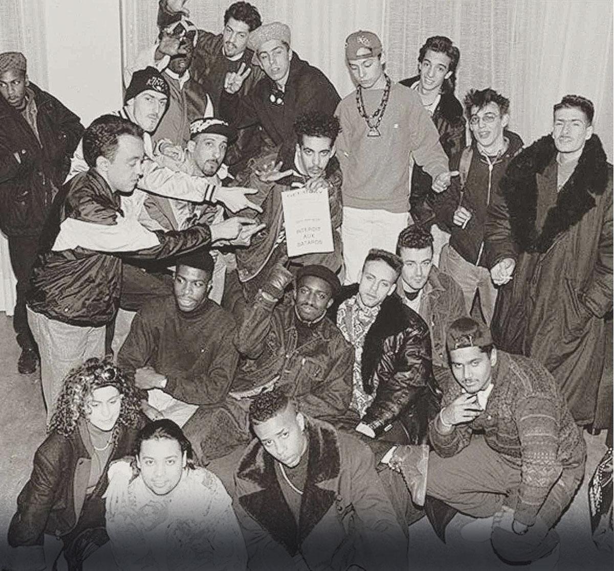 En 91, les pionniers Lionel D, MC Solaar, IAM, et un certain Sear (bonnet noir), etc. Au milieu des b-boys, le premier numéro de Get Busy.