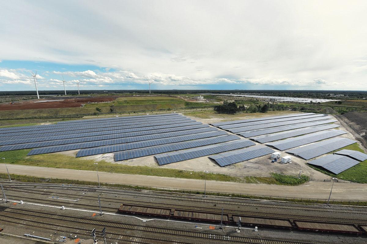 Depuis juin 2019, Lommel accueille le Kristal Solar Park, le plus grand parc solaire du Benelux : 303 000 panneaux sur 93 ha (l'équivalent de 200 terrains de football), pour une puissance installée de 99,5 MW.