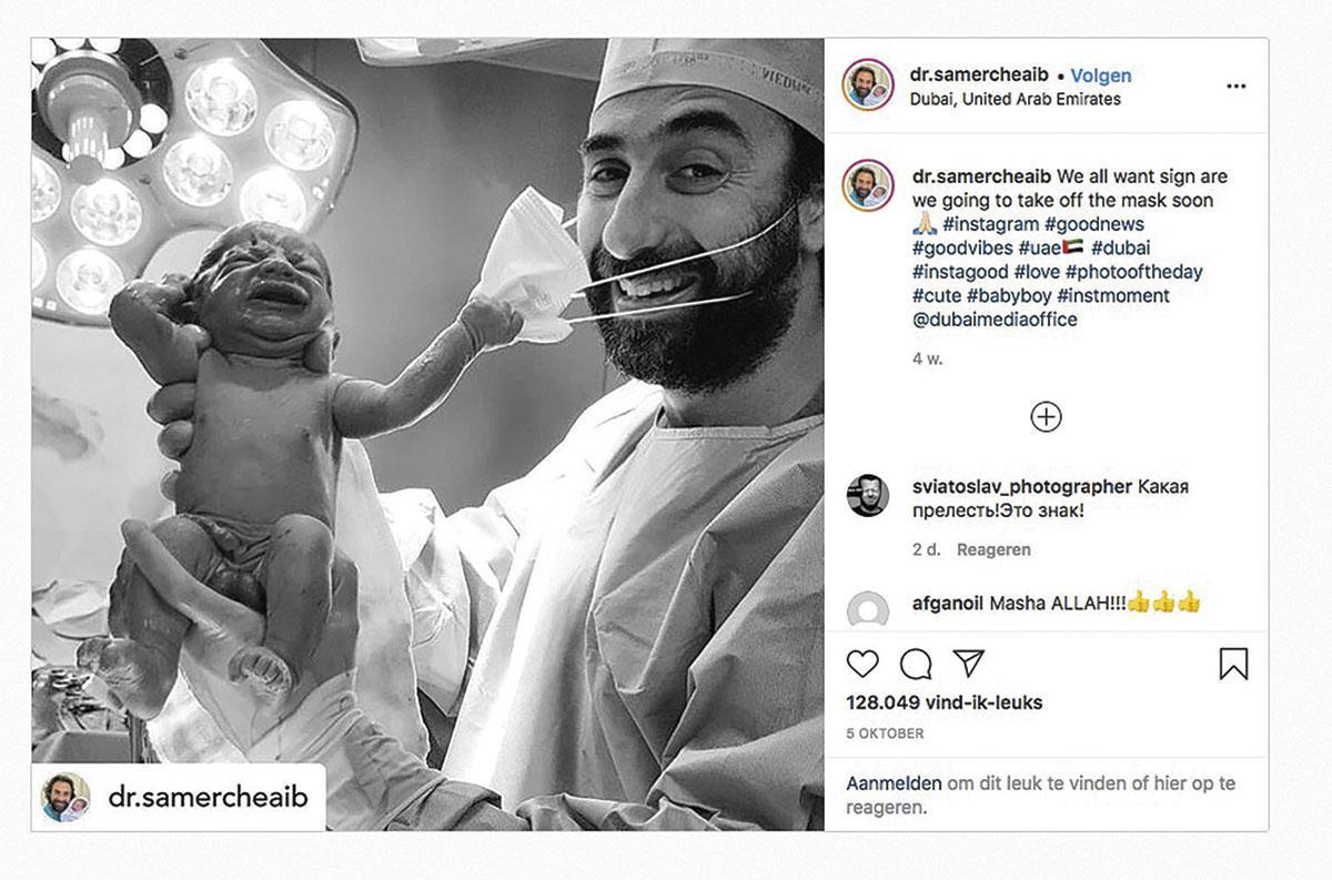 #BONSIGNE - Le 5 octobre, à Dubaï, Samer Cheaib, 42 ans, poste sur Instagram la photo prise quelques jours plus tôt par le père de jumeaux que le gynécologue-obstétricien à la clinique Fakih IVF a aidé à mettre au monde. Le médecin ne peut pas révéler le nom de l'enfant, un garçon (né, sans césarienne, après sa soeur), mais légende: 