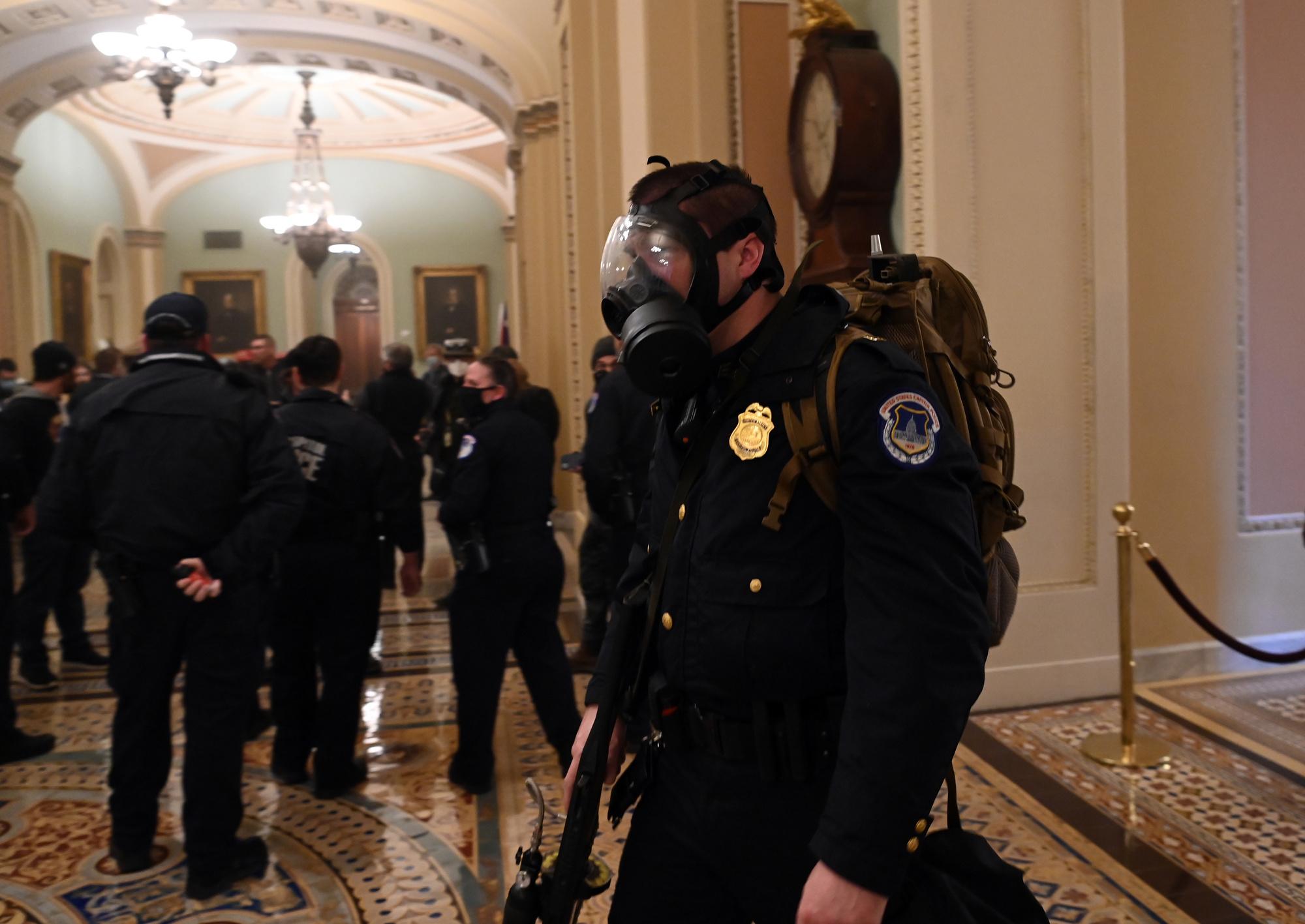 Violents incidents à Washington, le Capitole envahi par des manifestants partisans de Trump