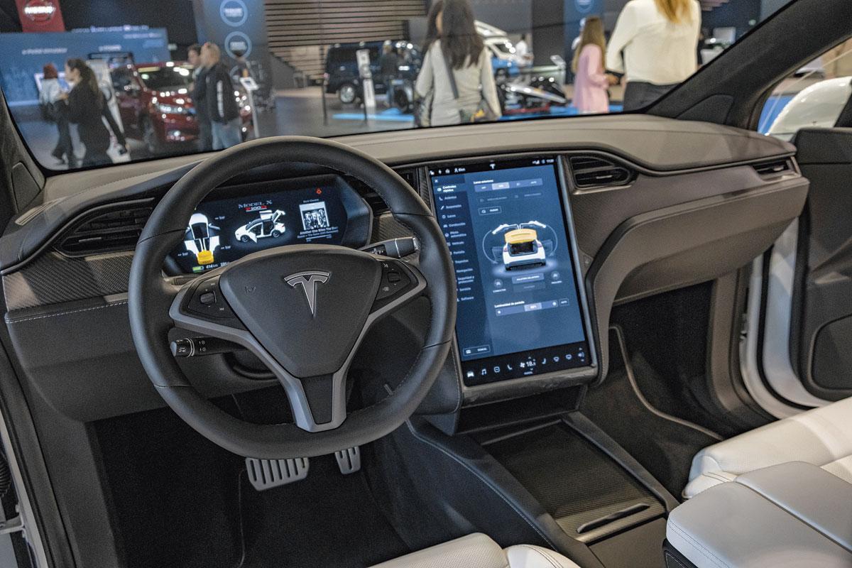 La nouvelle Ford Mustang Mach-E a adopté un écran tactile semblable à celui des Tesla.