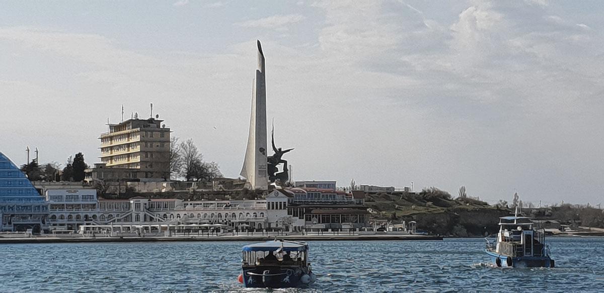 Sébastopol, la grande base navale qui est toujours restée russe.