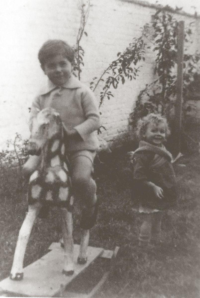 Paul et Annie Vander Borght, frère et soeur au temps de l'insouciance.