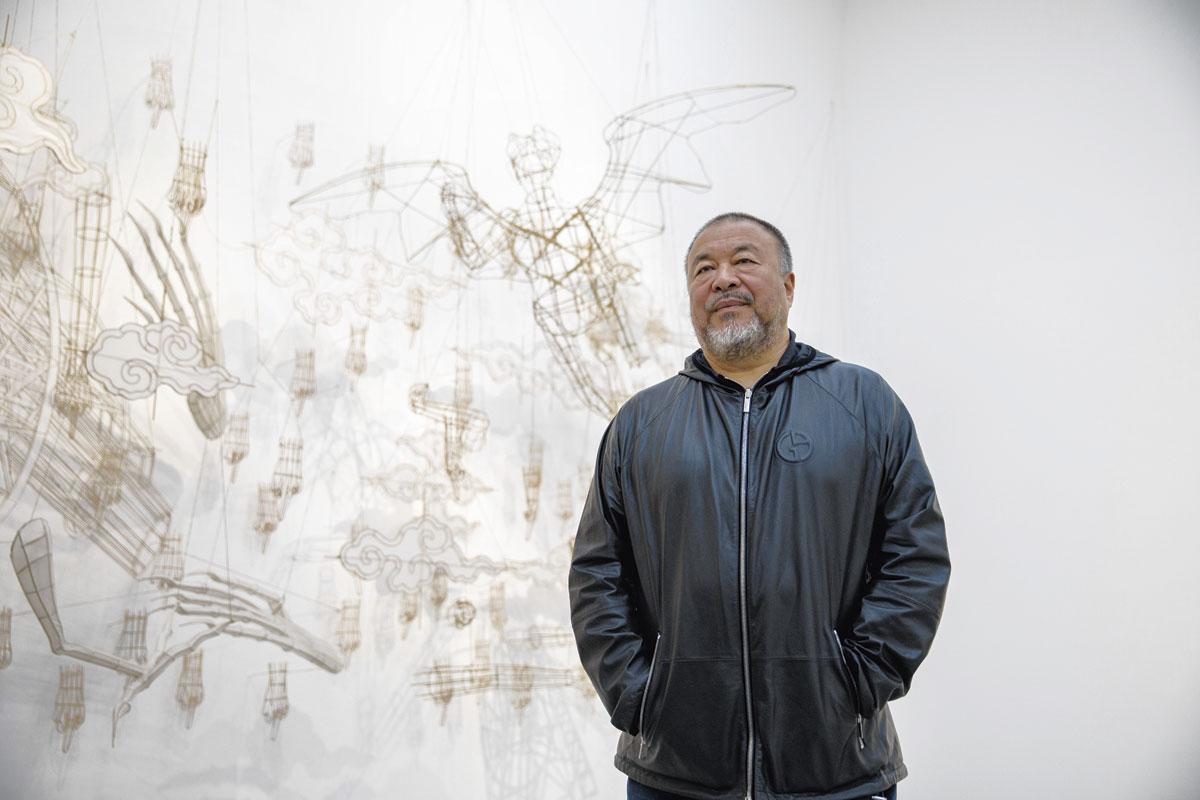Ai Weiwei et sa courtepointe labyrinthique (ci-dessous), brodée par le détenu Andrew.