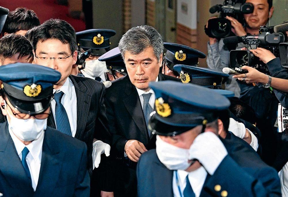 Impliqué dans une affaire de harcèlement en 2018, Junichi Fukuda a quitté le ministère des Finances.