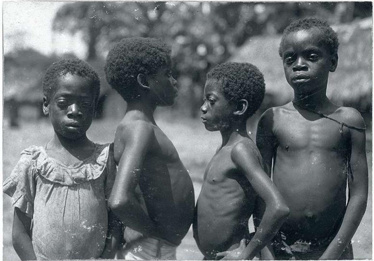 Enfants pygmées.