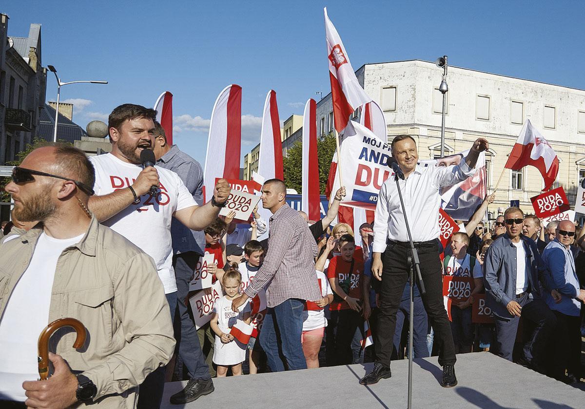 Le président sortant Andrzej Duda a placé la question identitaire comme enjeu principal de la campagne électorale.