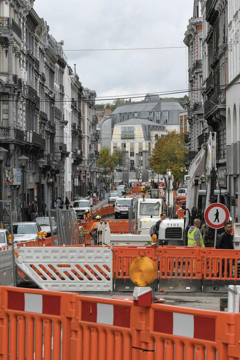 Travaux du tram à Liège : les plans communaux de mobilité visent tous à donner plus d'espace aux modes doux.