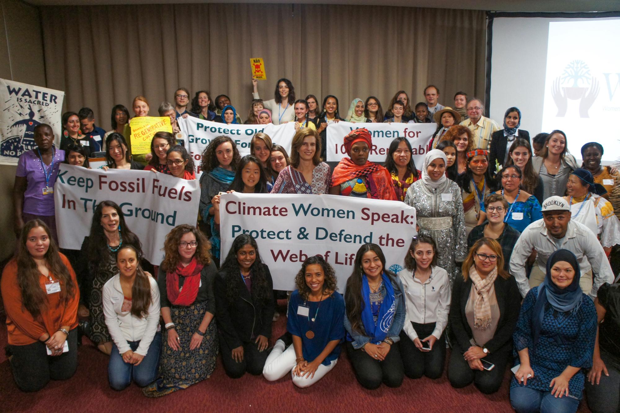 La princesse Esmeralda, avec les femmes de la coalition climat WeCan International.