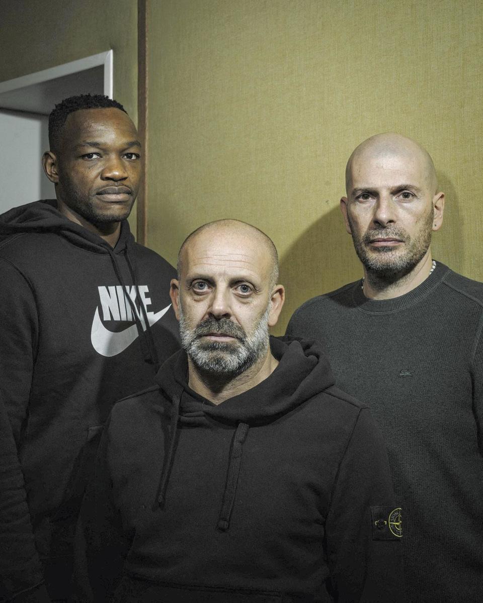 Quand foot et rap se rejoignent: Steve Mandanda, joueur de l'OM, avec Akhenaton et Kheops, à Marseille fin 2019.