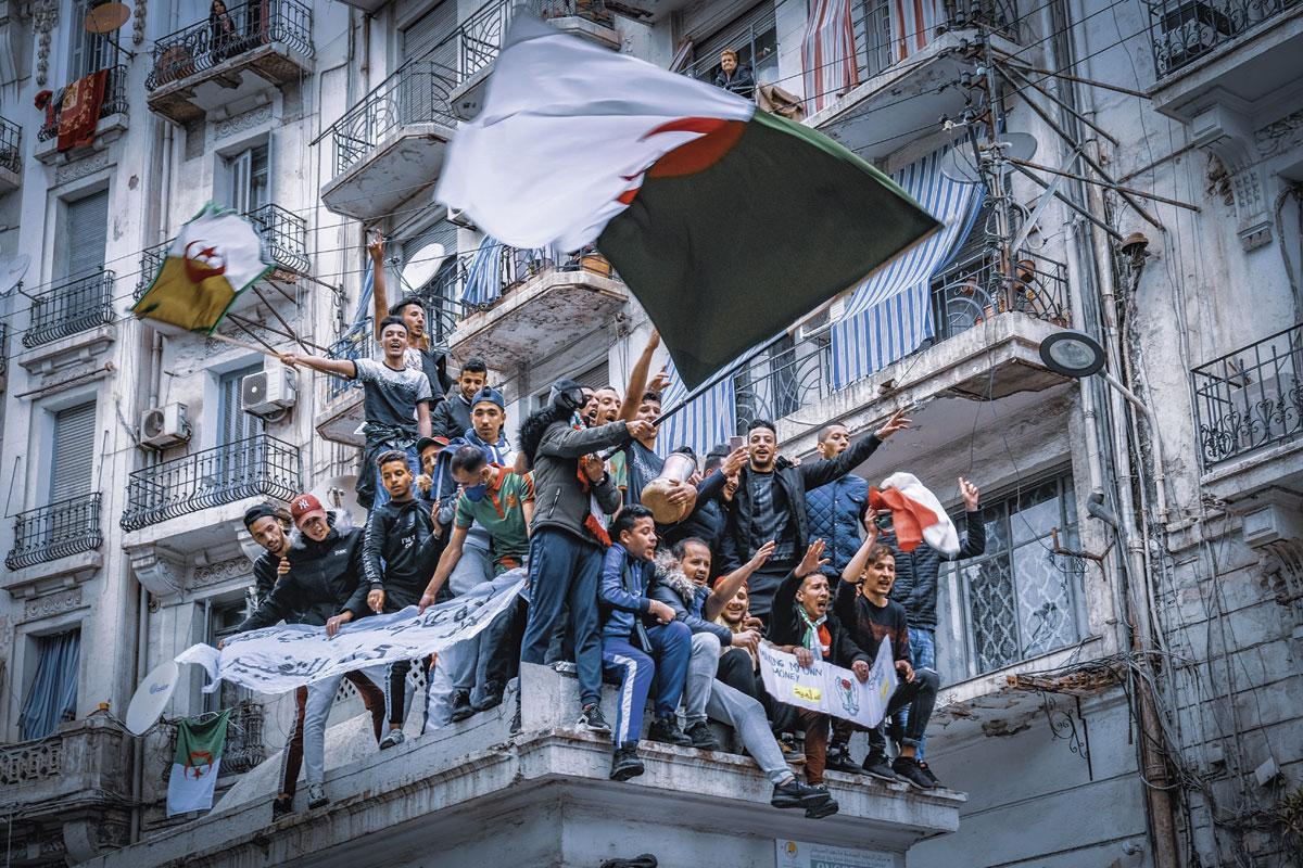 Boris Cyrulnik est réconforté par l'attitude des jeunes qui manifestent en Algérie : ils aspirent à dépasser les clivages du passé.