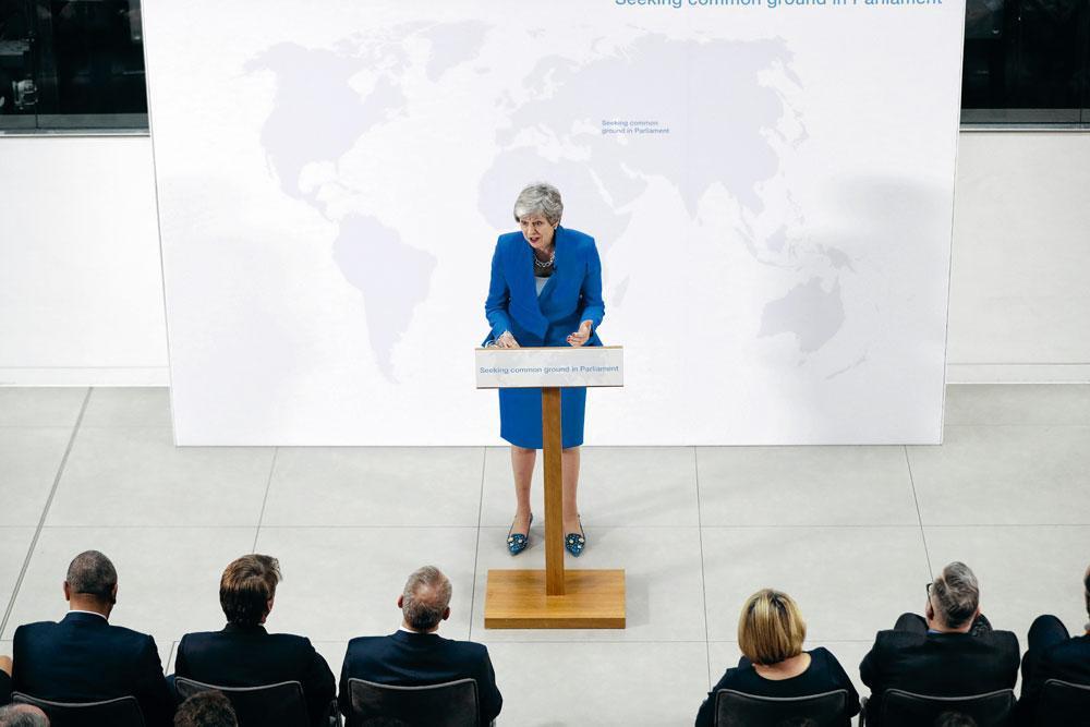 Le 21 mai, à Londres, Theresa May formule une ultime proposition pour tenter de sortir du bourbier. 