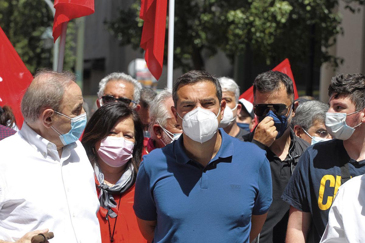 L'ancien Premier ministre grec Alexis Tsipras maintient son parti Syriza comme deuxième formation en importance du pays.
