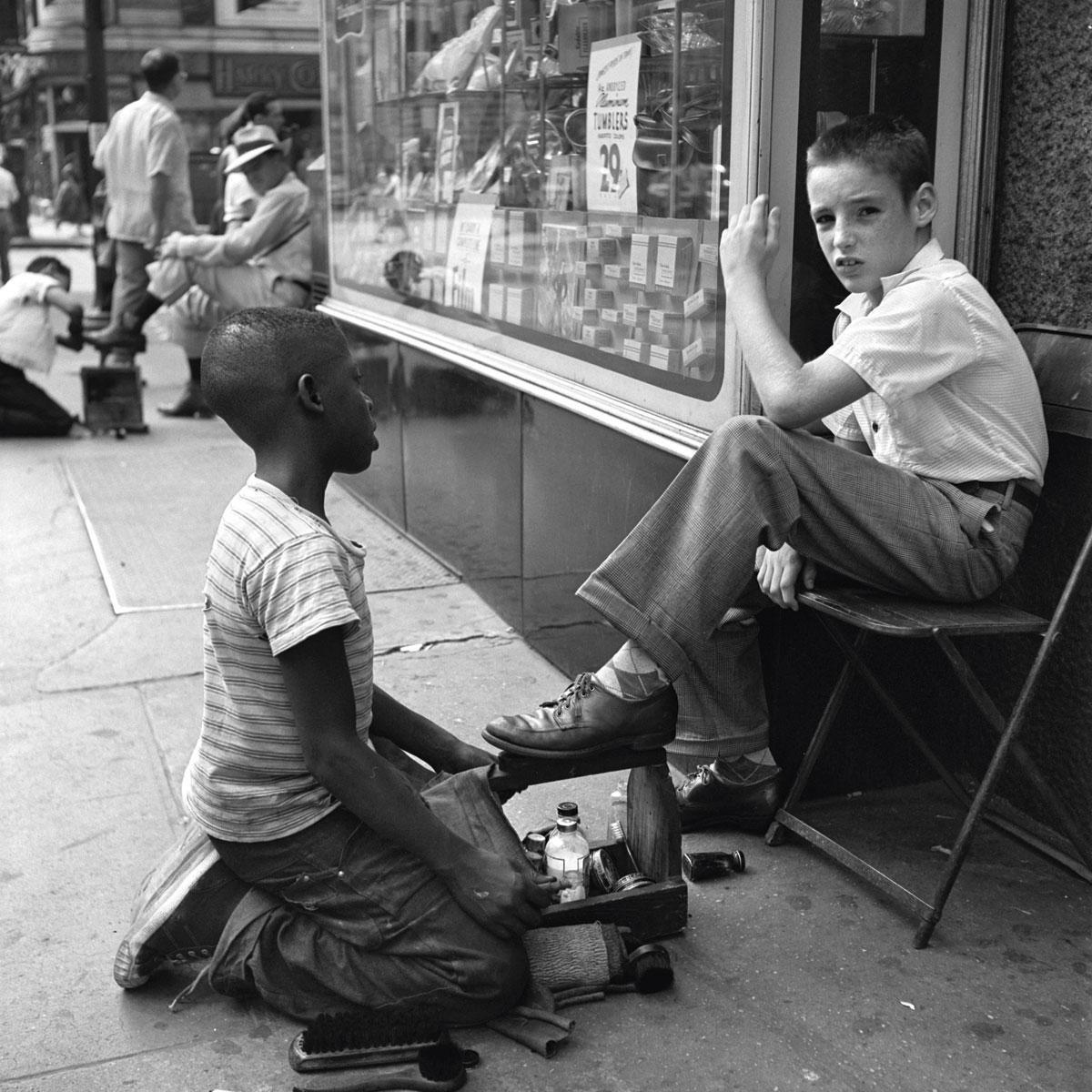 Vivian Maier - New York, 1954.